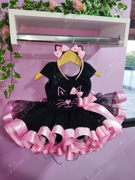 Fantasia Infantil Tema gatinha. Tamanho 1 ou 2 Anos