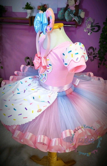 Fantasia Minnie Confeitaria. Tamanho 3 a 6 Anos.
