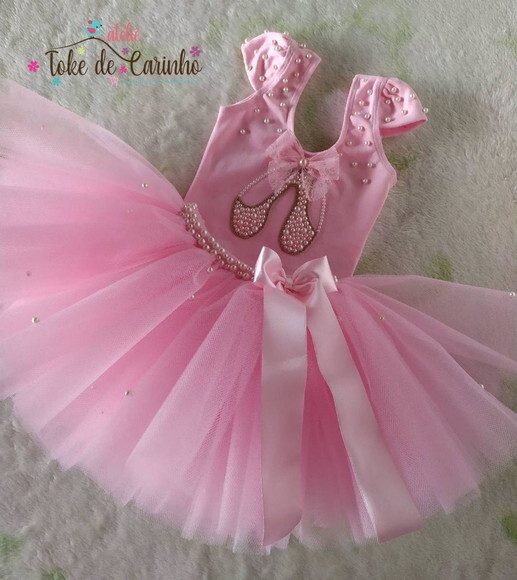 Fantasia tema Bailarina + Sapatilha . Tamanho 4 ou 6 anos.