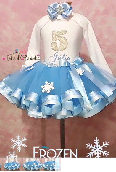 Fantasia Tema frozen. Tamanho 4 ou 6 Anos.