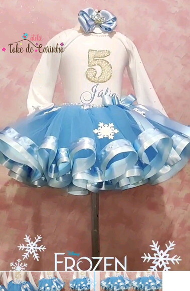Fantasia Tema frozen. Tamanho 4 ou 6 Anos.