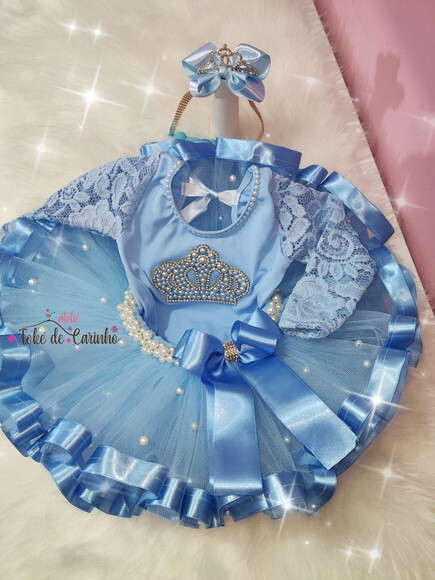 Fantasia Tema princesas/cinderela. Tamanho 1 ou 2 Anos