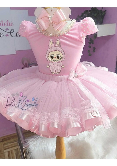 Fantasia/look Tema labubu. Tamanho 3 até 6 Anos.