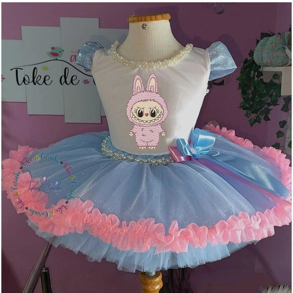Fantasia/look Tema labubu. Tamanho 3 até 6 Anos.