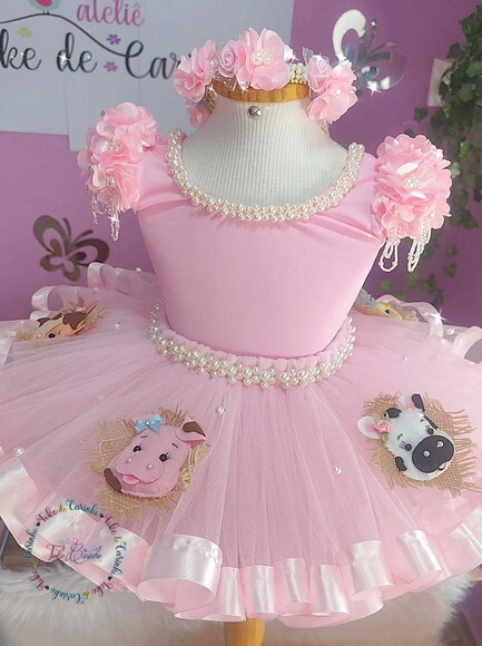 Figurino/fantasia Tema fazendinha Rosa. Tamanho 1 ou 2.