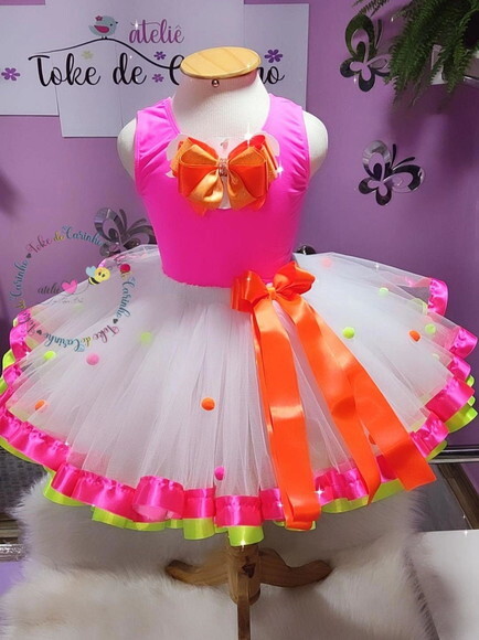 Look de Festa neon. Tamanho 4 ou 6 Anos.