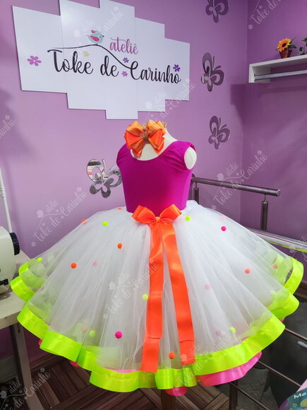 Look de Festa neon. Tamanho 4 ou 6 Anos.