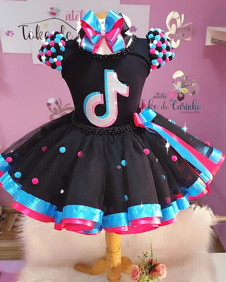 Look Tema tik Tok. Tamanho 12 ou 14 Anos.