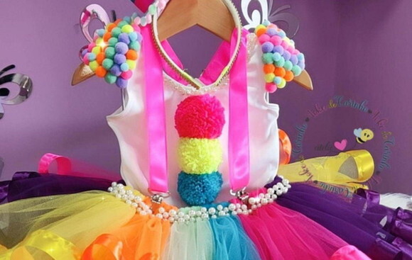 Look/fantasia Tema palhacinha Neon. Tamanho 12 ou 14 Anos.