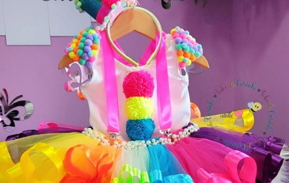 Look/fantasia Tema palhacinha Neon. Tamanho 12 ou 14 Anos.