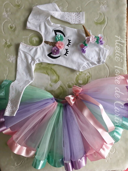 Roupa de Festa unicórnio. Tamanho 4 ou 6 Anos
