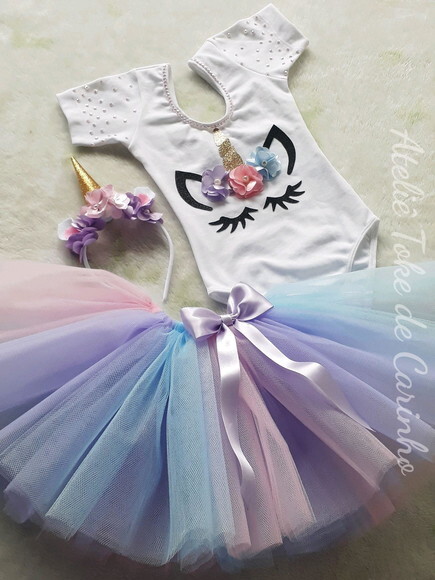 Roupa de Festa Tema unicórnio. Tamanho 4 ou 6 Anos.