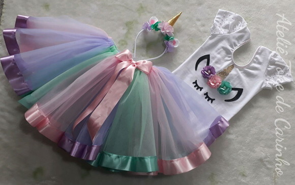 Roupa de Festa Tema unicórnio. Tamanho 4 ou 6 Anos.