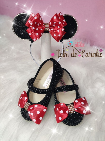Sapatilha + Tiara tema Minnie.