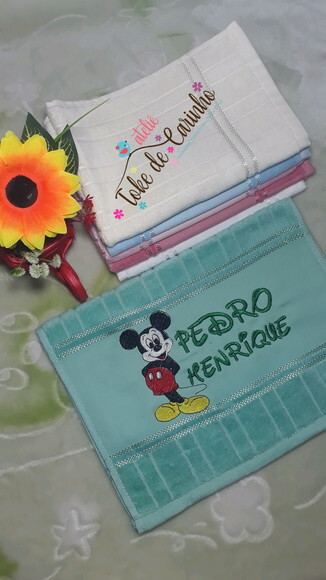 Toalhinha Personalizada Bordada.