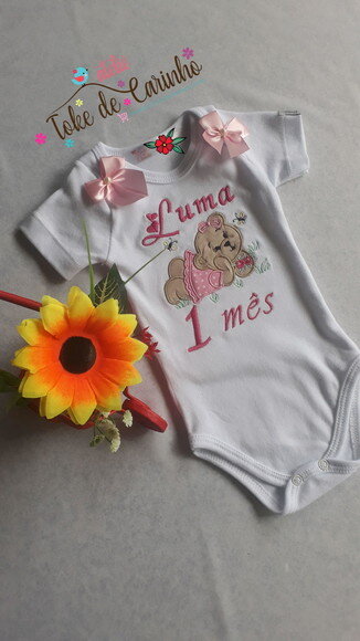 Body Mesversário Bordado Personalizado.