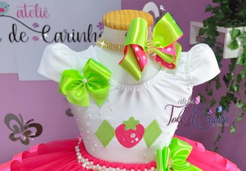 Body Tema "moranguinho". Tamanho 1 a 6 Anos