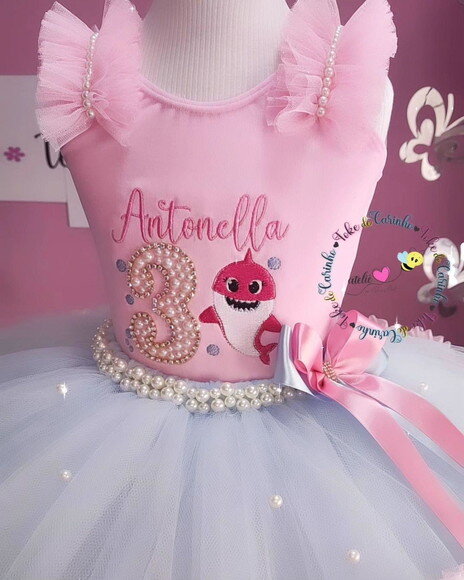Fantasia baby Shark Tamanho 3 a 6.