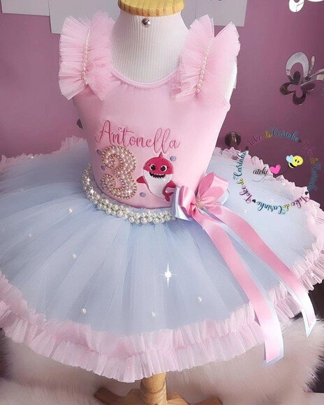 Fantasia baby Shark Tamanho 3 a 6.