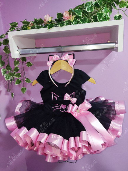 Fantasia Infantil Tema gatinha. Tamanho 1 ou 2 Anos
