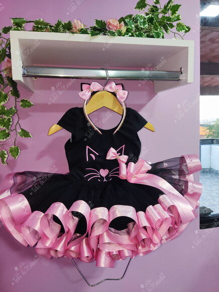 Fantasia Infantil Tema gatinha. Tamanho 4 ou 6.