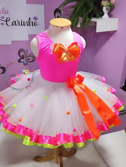 Look de Festa neon. Tamanho 12 ou 14 Anos.
