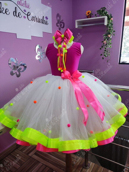 Look de Festa "neon". Tamanho 12 ou 14 Anos.