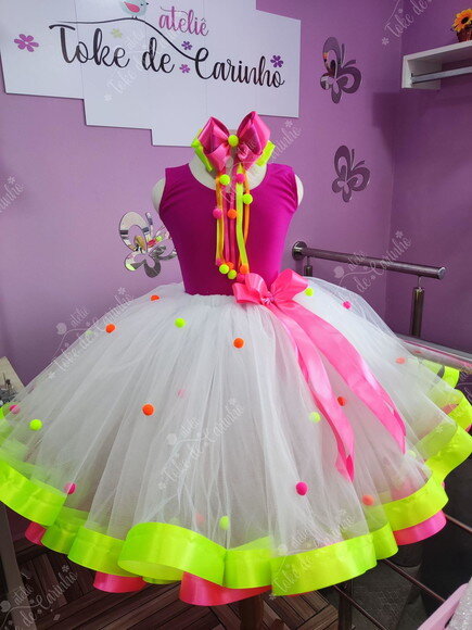 Look de Festa neon. Tamanho 12 ou 14 Anos.