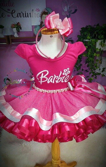 Look/fantasia Tema barbie Luxo. Tamanho 3 até 6.