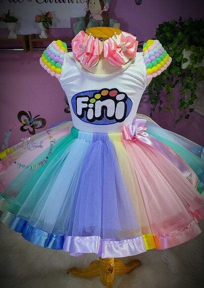 Look/fantasia Tema "fini". Tamanho 11 até 14 Anos.
