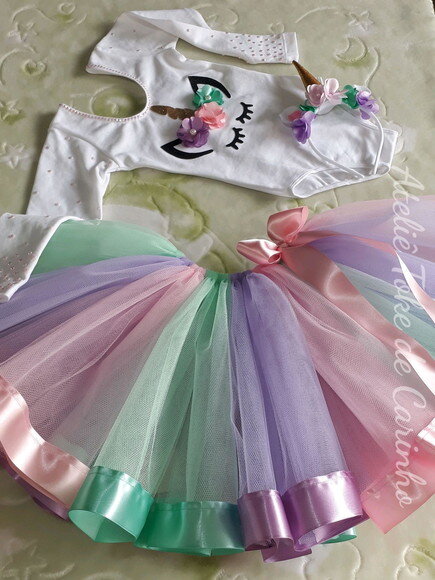 Roupa de Festa unicórnio. Tamanho 4 ou 6 Anos