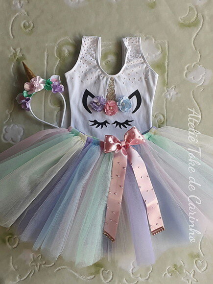 Roupa de Festa Tema unicórnio. Tamanho 4 ou 6 Anos.