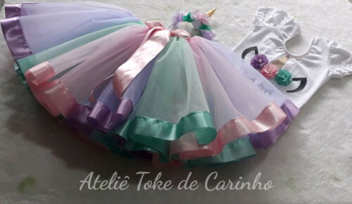Roupa de Festa Tema "unicórnio". Tamanho 4 ou 6 Anos.