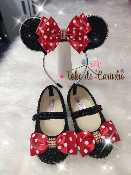 Sapatilha + Tiara tema Minnie.