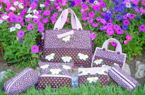 Conjunto Bolsas e Nécessaire Poás...