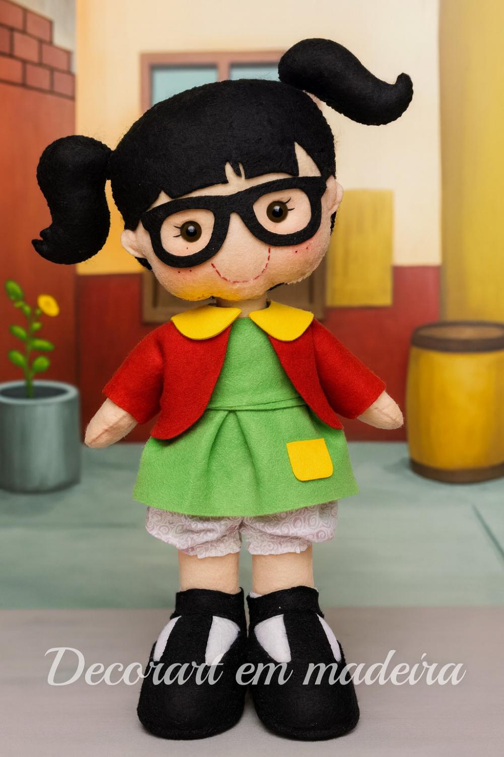 Chiquinha Boneca Decorativa em Feltro
