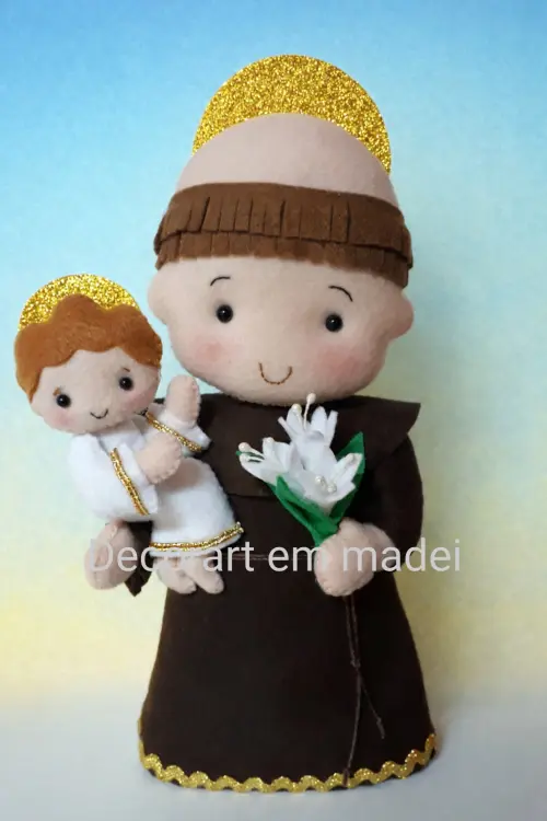 Santo Antônio boneco decoração em feltro