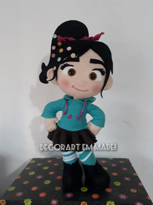 Vanélope boneca decorativa em feltro