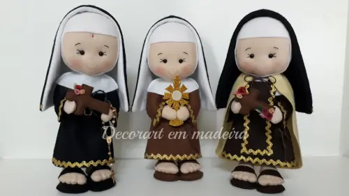 Santinhas Bonecas decoração em Feltro