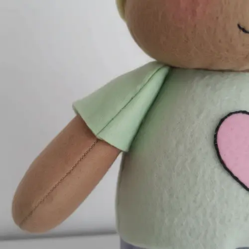 Bobbie Goods Boneco Decorativo em Feltro