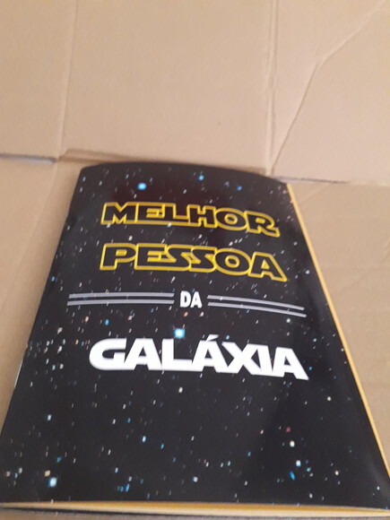 Álbum com figurinhas qualquer tema.