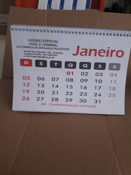 calendário de mesa com espiral fotográfico