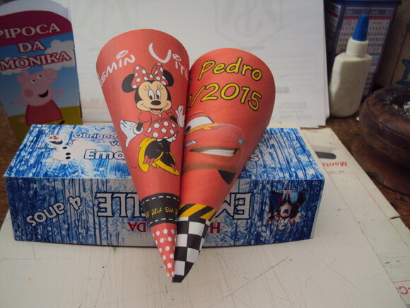 Cones personalizados grande