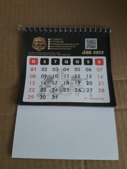calendário de mesa com espiral