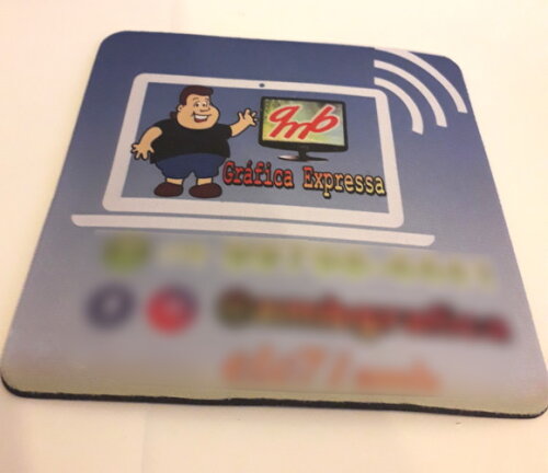 Mouse pad retangular personalizado em qualquer tema.