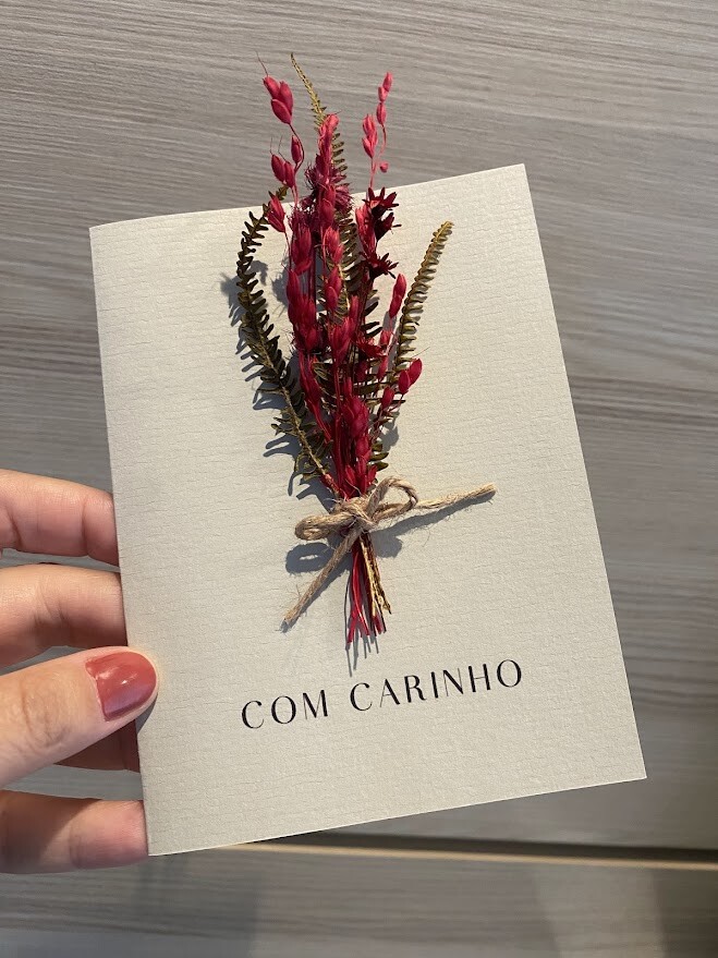 Cartão Floral Artesanal com Flores Secas