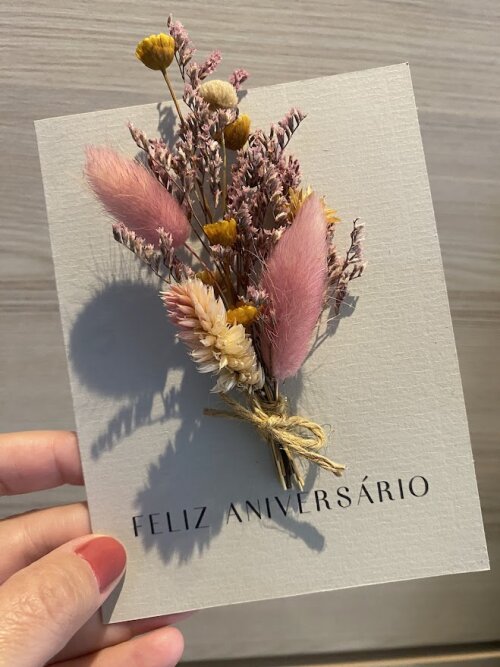 Cartão Floral Artesanal com Flores Secas