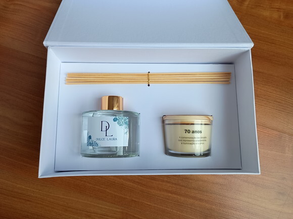 Kit Presente Vela Aromática 100g e Aromatizador 240ml Caixa