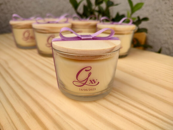 Lembrança 15 Anos Vela Aromática 100g com Tampa de Madeira