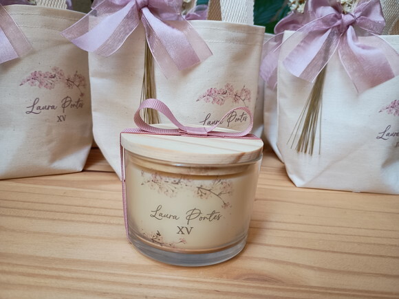 Lembrança Aniversário Vela Aromática 100g com Mini Ecobag